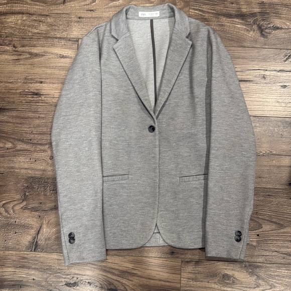 Zara - Picture 5 of 9